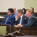 17.09.2020. Kielce. Sesja rady miasta. Na zdjęciu (od lewej): Marcin Stępniewski, Jarosław Karyś, Wiesław Koza / Wiktor Taszłow / Radio Kielce