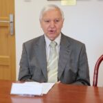 18.09.2020. Kielce. Doktorantka UJK będzie prowadziła podwójny doktorat. Na zdjęciu: prof. dr hab. Wiesław Kaca - Instytut Biologii UJK, promotor przewodu doktorskiego / Wiktor Taszłow / Radio Kielce