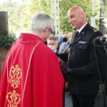 20.09.2020. Święty Krzyż. Uroczystości wieńczące odpust. Na zdjęciu delegat komendanta wojewódzkiej straży pożarnej Grzegorz Rojca / Wiktor Taszłow / Radio Kielce