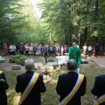 20.09.2020. Kielce. Plenerowa msza święta przy Pomniku Straceń na Stadionie Leśnym / Wiktor Taszłow / Radio Kielce