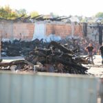 21.09.2020. Kielce. Sprzątanie terenu po pożarze Lidla / Wiktor Taszłow / Radio Kielce