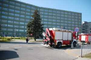 21.09.2020. Kielce. Akcja ewakuacyjna w Urzędzie Wojewódzkim w Kielcach / Wiktor Taszłow / Radio Kielce