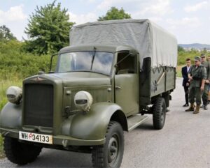 Końskie. Kolekcja zabytkowych samochodów Adama Kwiela. Na zdjęciu: 1942 Borgward L1400 / archiwum Adam Kwiel