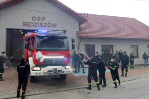 22.10.2020. Sędziszów. OSP otrzymała nowoczesny pojazd / Gmina Sędziszów