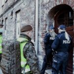 14.10.2020. Kielce. Wspólne patrole policji i żołnierzy z 10. Świętokrzyskiej Brygady Obrony Terytorialnej / 10. Świętokrzyska Brygady Obrony Terytorialnej