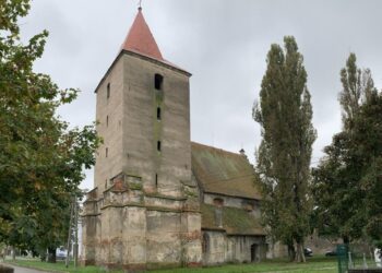 Kościół poewangelicki w Lewinie Brzeskim / Daniel Klimczak / Radio Opole