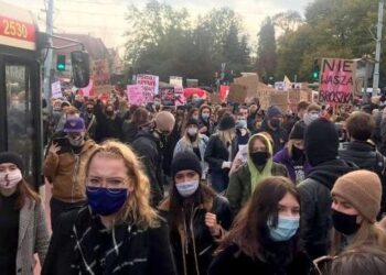 Sobotni protest odbył się pod hasłem "To Jest Wojna" / Radio Gdańsk