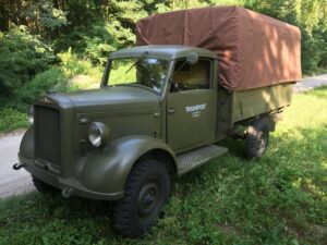 Końskie. Kolekcja zabytkowych samochodów Adama Kwiela. Na zdjęciu: 1942 Borgward L1400 / archiwum Adam Kwiel