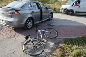 20-letnia rowerzystka z gminy Solec–Zdrój wjechała w samochód / KPP w Busku-Zdroju