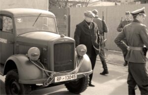 Końskie. Kolekcja zabytkowych samochodów Adama Kwiela. Na zdjęciu: 1942 Borgward L1400 / archiwum Adam Kwiel