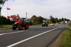 07.10.2020. Protest rolników na drodze krajowej nr 9 / Emilia Sitarska / Radio Kielce