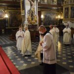 22.10.2020 Sandomierz. Modlitwa za zmarłych prałatów i kanoników kapituły w Sandomierzu / ks Wojciech Kania