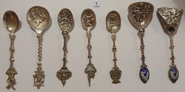 Wytworna zastawa stołowa w ostrowieckim muzeum