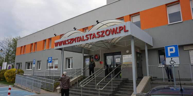 Sesja nadzwyczajna na temat sytuacji szpitala w Staszowie