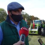 29.10.2020 Nagłowice. Protest rolników. Na zdjęciu: Michał Kuliński - rolnik z Deszna, wiceprezes Świętokrzyskiego  Związku Hodowców Bydła / Ewa Pociejowska-Gawęda / Radio Kielce