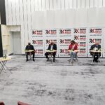 11.10.2020 Kielce. Studio Polityczne Radia Kielce. Na zdjęciu (od lewej): Radosław Podsiadły – Radio Kielce, Rafał Nowak – PiS, Lucjan Pietrzczyk – PO, Julia Polakowska – Konfederacja, Czesław Siekierski – PSL i Marcin Chłodnicki - SLD / Jarosław Kubalski / Radio Kielce