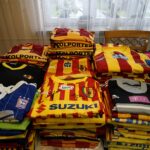 24.10.2020. Kajetanów. Kolekcja pamiątek sportowych Korony Kielce Daniela Brachy / Kamil Król / Radio Kielce