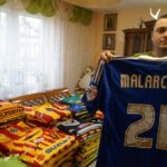 24.10.2020. Kajetanów. Kolekcja pamiątek sportowych Korony Kielce Daniela Brachy / Kamil Król / Radio Kielce