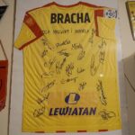 24.10.2020. Kajetanów. Kolekcja pamiątek sportowych Korony Kielce Daniela Brachy / Kamil Król / Radio Kielce