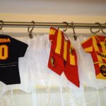 24.10.2020. Kajetanów. Kolekcja pamiątek sportowych Korony Kielce Daniela Brachy / Kamil Król / Radio Kielce