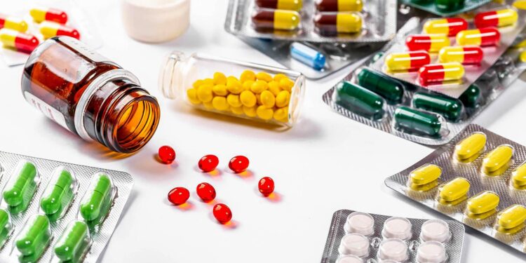 tabletki, suplementy diety / Flickr