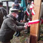 15.10.2020. Góra Witosławska. Krzyż rocznicowy ufundowany przez Nadleśnictwo Łagów / Emilia Sitarska / Radio Kielce