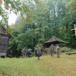 15.10.2020. Góra Witosławska. Krzyż rocznicowy ufundowany przez Nadleśnictwo Łagów / Emilia Sitarska / Radio Kielce