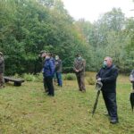 15.10.2020. Góra Witosławska. Krzyż rocznicowy ufundowany przez Nadleśnictwo Łagów / Emilia Sitarska / Radio Kielce