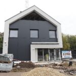 11.10.2020 Chmielnik. Budowa komisariatu policji / Jarosław Kubalski / Radio Kielce