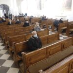 20.10.2020. Święty Krzyż. Pogrzeb Alfredy Zawieruchy-Rubak i Heleny Zawieruchy. Msza święta żałobna / Jarosław Kubalski / Radio Kielce