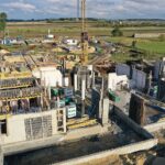 03.10.2020. Umianowice. Budowa Ośrodka Edukacji Przyrodniczej / Jarosław Kubalski / Radio Kielce