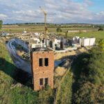 03.10.2020. Umianowice. Budowa Ośrodka Edukacji Przyrodniczej / Jarosław Kubalski / Radio Kielce