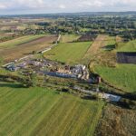 03.10.2020. Umianowice. Budowa Ośrodka Edukacji Przyrodniczej / Jarosław Kubalski / Radio Kielce