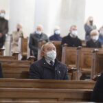 20.10.2020. Święty Krzyż. Pogrzeb Alfredy Zawieruchy-Rubak i Heleny Zawieruchy. Msza święta żałobna / Jarosław Kubalski / Radio Kielce