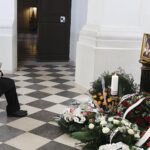 20.10.2020. Święty Krzyż. Pogrzeb Alfredy Zawieruchy-Rubak i Heleny Zawieruchy. Msza święta żałobna / Jarosław Kubalski / Radio Kielce