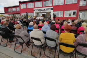 02.10.2020. Busko-Zdrój. Oddanie do użytku budynku hospicjum / Marta Gajda / Radio Kielce