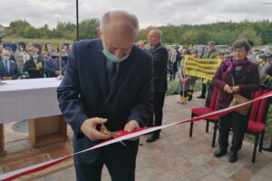 02.10.2020. Busko-Zdrój. Oddanie do użytku budynku hospicjum. Na zdjęciu: Bernard Solecki – dyrektor 21.WSzUR w Busku-Zdroju / Marta Gajda / Radio Kielce