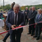 02.10.2020. Busko-Zdrój. Oddanie do użytku budynku hospicjum. Na zdjęciu: Waldemar Sikora – burmistrz Buska-Zdroju / Marta Gajda / Radio Kielce