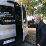 09.10.2020 Pińczów. Przekazanie nowego samochodu dla instytucji kultury. Na zdjęciu: Włodzimierz Badurak - burmistrz Pińczowa / Marta Gajda / Radio Kielce