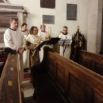 17.10.2020. Wiślica. Ostatni koncert z cyklu koncertów w dawnych stolicach księstw piastowskich w Wiślicy w kolegiacie Narodzenia Najświętszej Marii Panny. Wykonanie Schola Gregoriana Silesiensis / Marta Gajda / Radio Kielce