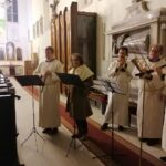 17.10.2020. Wiślica. Ostatni koncert z cyklu koncertów w dawnych stolicach księstw piastowskich w Wiślicy w kolegiacie Narodzenia Najświętszej Marii Panny. Wykonanie Schola Gregoriana Silesiensis / Marta Gajda / Radio Kielce