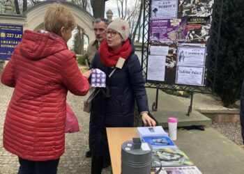 03.11.2019 Sandomierz. Kwesta na Cmentarzu Katedralnym / Grażyna Szlęzak-Wójcik / Radio Kielce