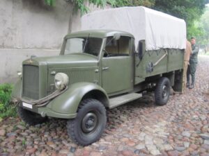 Końskie. Kolekcja zabytkowych samochodów Adama Kwiela. Na zdjęciu: 1942 Borgward L1400 / archiwum Adam Kwiel