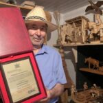 16.10.2020. Trześnia. Jan Puk został laureatem tegorocznej edycji nagrody "Gwiozda Łowicka" / Grażyna-Szlęzak-Wójcik / Radio Kielce