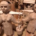 16.10.2020. Trześnia. Jan Puk został laureatem tegorocznej edycji nagrody "Gwiozda Łowicka". Rzeźby artysty / Grażyna-Szlęzak-Wójcik / Radio Kielce