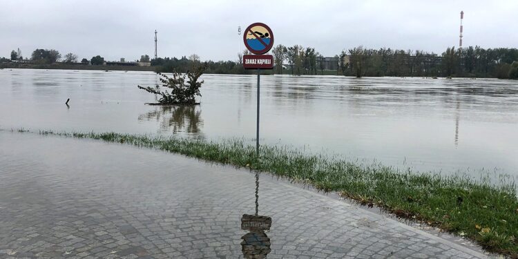 16.10.2020. Sandomierz. Wisła / Grażyna Szlęzak-Wójcik / Radio Kielce