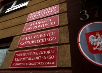 16.02.2016 Ostrowiec Świętokrzyski. Starostwo Powiatowe. / Jarosław Kubalski / Radio Kielce