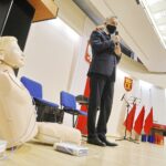 05.10.2020 Kielce. ŚUW. Inauguracja kampanii "Akcja Defibrylacja". Wojewoda Zbigniew Koniusz / Jarosław Kubalski / Radio Kielce