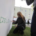 08.10.2020 Kielce. Muzeum Dialogu Kultur. Malowanie na ścianie / Jarosław Kubalski / Radio Kielce