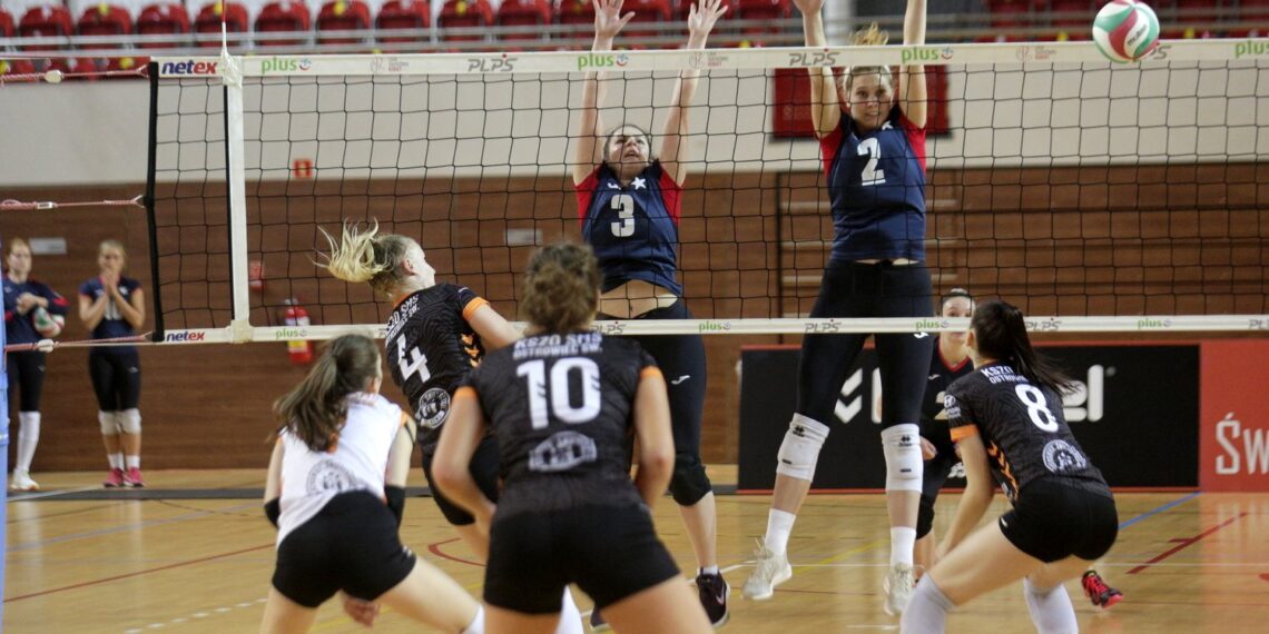 03.10.2020. Ostrowiec Św. II liga siatkówki: KSZO SMS - Wisła Kraków / Kamil Król / Radio Kielce